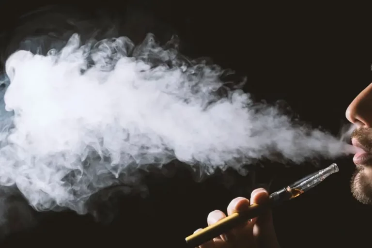 Vaping Myths Debunked: Separating Fact from Fiction in the Vaping Community